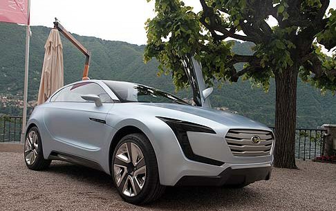 BMW - Infine, il Sol Levante trova spazio con due vetture, la Concept Subaru Viziv, che anticipa il futuro nuovo design e le nuove tecnologie del marchio, e la Infiniti Emerg-E. width=