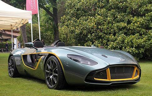 BMW -  Aston Martin CC100 Concept presenta un’architettura speedster, una vettura veloce due posti ad alte prestazioni. width=