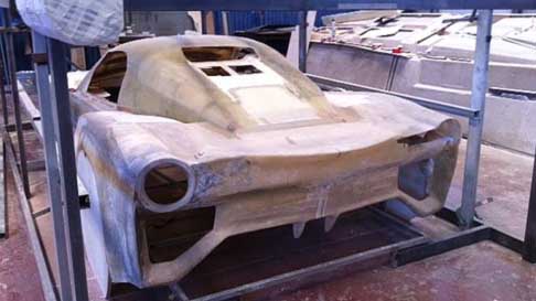 Tecnicar Laviania SE - Supercar Lavinia S.E. preparazione del chassis, dettaglio posteriore width=