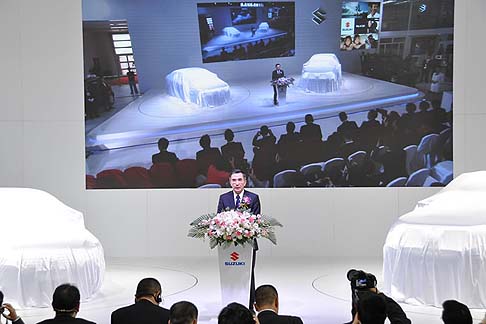 Suzuki - Per quanto riguarda, invece, il mercato dei suv, Suzuki propone per la Cina il concept iV-4, crossover compatto dallo stile giovane già anticipato al recente Salone di Francoforte. width=
