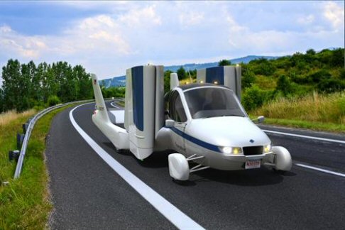 Terrafugia - Gli esemplari già prenotati sarebbero circa cento e costano 279mila dollari, circa 200mila euro. Per guidare/pilotare la Terrafugia Transition Flying Car è sufficiente un corso di venti ore. width=