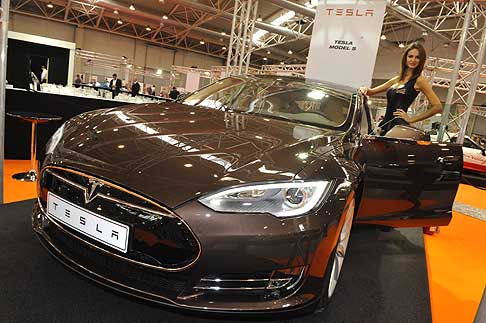 Supercar apre i batenti - Tesla Model S a Supercar Roma Auto Show 2014 width=