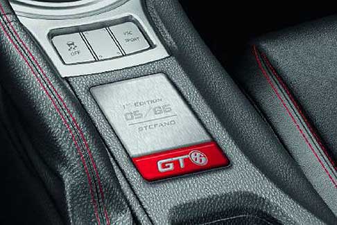 Toyota - Toyota GT86 First Edition realizzata in soli 86 esemplari, presenta un badge personalizzato con il nome del proprietario width=