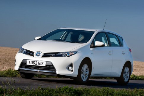 Toyota - Costruita in Gran Bretagna, la nuova Auris sarà in vendita a partire dalla fine di quest'anno, offrendo un migliore appeal razionale ed emotivo.  width=