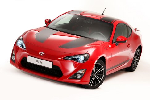Toyota - La limited edition, offerta in edizione numerata a 86 esemplari, presenta un badge personalizzato con il nome del proprietario.  width=