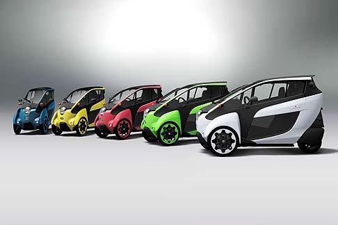 Toyota - E’ iniziata la fase dei test nella Greater Tokyo Area per il veicolo elettrico compatto Toyota i-Road, allo scopo di valutarne le reali attitudini alla mobilità durante l’utilizzo quotidiano. width=