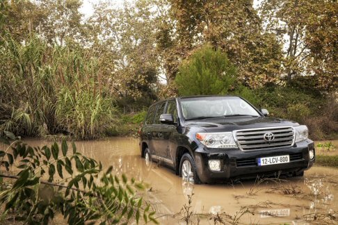 Toyota - Toyota Land Cruiser V8 è già disponibile dal mese di febbraio in tutte le concessionarie.  width=