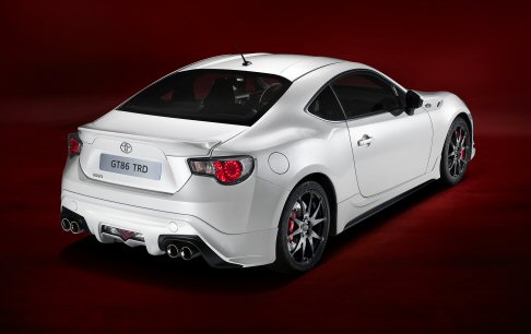 Toyota - Nel ricco stand parigino del brand Toyota esordisce la linea di accessori TRD Performance, dedicata alla sportiva GT86.  width=