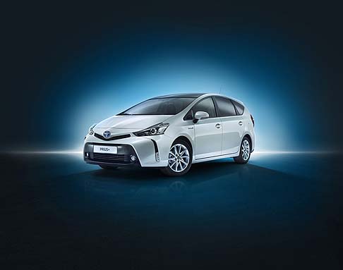 Toyota - Novità stilistiche e non solo per la nuova generazione della nipponica Toyota Prius + destinata al mercato europeo, a partire da gennaio 2015.  width=
