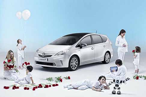 Toyota - Toyota Prius + der il divertimento e il gioco in famiglia width=