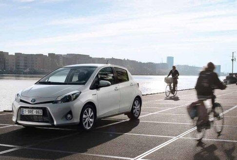 Toyota - La nuova trasmissione della Toyota Yaris Hybrid dispone di una batteria al Nichel- Idruro metallo da 144 V più piccola e dotata di un sistema di gestione dell’energia elettrica ancora più efficiente width=