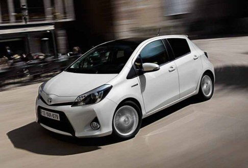 Toyota - Toyota Yaris Hybrid è disponibile con otto colori esterni, tra cui il nuovo Pearl White/ Bianco Perla, esclusivo per questo modello width=
