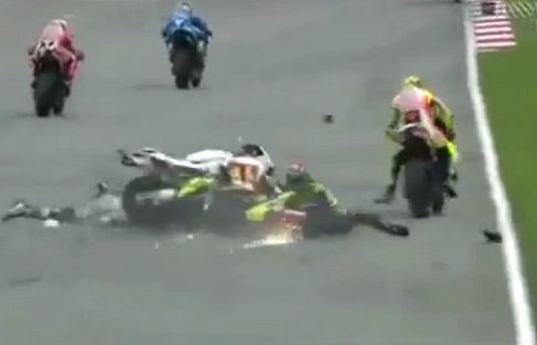 Marco Simoncelli - Tracedia per Marco Simocelli muore a Sepang width=