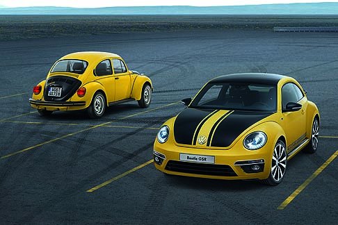 Volkswagen - A differenza del vecchio Maggiolino, la Beetle GSR può essere ordinata anche in Grigio Platino/Nero.  width=