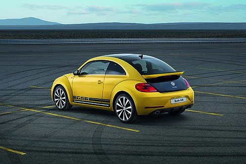 Volkswagen - Grazie al motore 210 CV, l’inedita Volkswagen Beetle GSR scatta da 0 a 100 km/h in 7,3 secondi e raggiunge la velocità massima di 229 km/h. width=