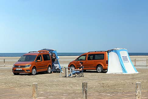 Volkswagen - Volkswagen California è disponibile in due allestimenti, entry level Beach e top di gamma Ocean. width=