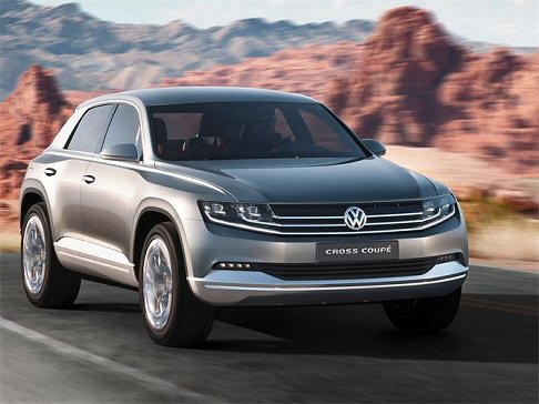 Volkswagen - L’aspetto originale e le forme scolpite, frutto del team dei designers guidato da Walter de Silva e Klaus Bischoff, interpretano la nuova svolta stilistica del marchio nell’ambito dei SUV. width=