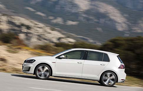Volkswagen - Per quanto riguarda il mercato italiano, la prevendita parte il 2 maggio 2013, mentre l’inizio della commercializzazione è atteso per giugno 2013.  width=