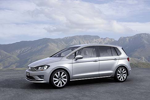 Volkswagen - Il prototipo si pone come variante monovolume della stessa Golf ed entrerà a far parte della gamma a metà del 2014, puntando su doti come spaziosità e versatilità degli interni e sistemi tecnologicamente avanzati. width=