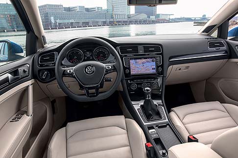 Volkswagen - Previsto l’arrivo, in seguito, anche di una versione con alimentazione a metano 1.4 TGI 110 CV BM manuale 6m /DSG 7m per novembre 2013. width=