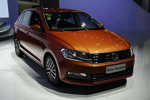 Volkswagen - Parlando invece della Volkswagen Gran Santana, la vettura, realizzata anche per il mercato cinese, giungerà nelle strade entro il 2015. width=