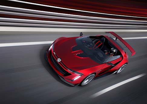 Volkswagen - La vettura nasce all'interno di una sfida tra i giovani designer di Wolfsburg spinta da Klaus Bischoff, Capo del design Volkswagen. width=