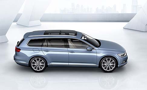 Volkswagen - La nuova Volkswagen Passat sarà in vendita con prezzi a partire da 28.200 euro mentre la Volkswagen Passat Variant sarà proposta a 29.400 euro. width=