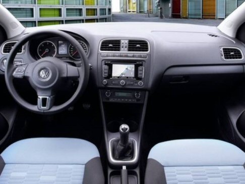 Volkswagen - Infine, la punta di diamante della famiglia Polo: la sportiva GTI con motore 1.4 TSI a doppia sovralimentazione da 180 CV e cambio DSG.  width=