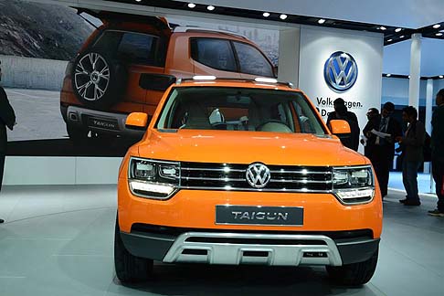 Volkswagen - La propulsione viene sostenuta dal motore 1.0 turbo benzina a tre cilindri da 108 CV, abbinato al cambio manuale a sei rapporti. width=