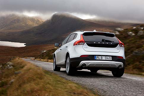 Volvo - Sempre a partire dal Model Year 2015, tutti i nuovi modelli Volvo saranno equipaggiati con l’aggiornato sistema di navigazione e infotainment Sensus Connect. width=