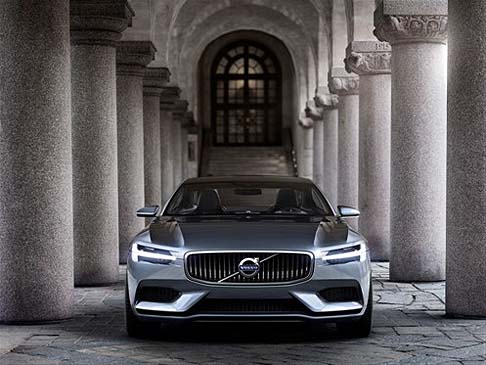 Volvo - Il sistema di propulsione è ibrido plug-in alimentato a benzina , nel solco della strategia di Volvo, che punta all’utilizzo dell’elettrificazione nei nuovi potenti motori a quattro cilindri Drive-E. width=