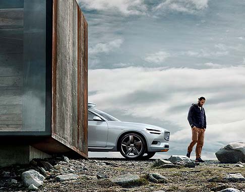 Volvo - La nuova vettura segue il debutto della Volvo Concept Coupé, avvenuto a settembre, ottenendo ampi consensi sia dagli addetti ai lavori che dal pubblico, che ha così potuto esplorare il nuovo percorso stilistico intrapreso da Volvo Cars.  width=
