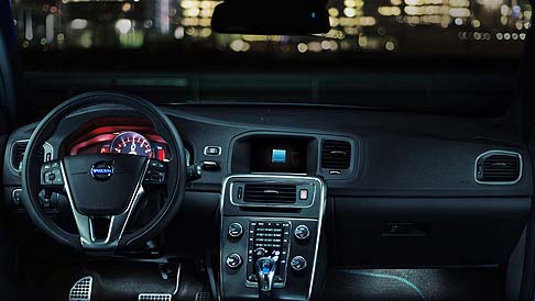 Volvo - Attese sul mercato a partire da giugno 2014, le nuove Volvo S60 e V60 Polestar saranno in vendita per ora in Canada, Olanda, Giappone, Svezia, Svizzera, Regno Unito e USA. width=