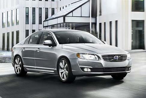 Volvo - Sofisticata ed esclusiva la nuova Volvo S80 offre innovativi spunti stilistici. width=