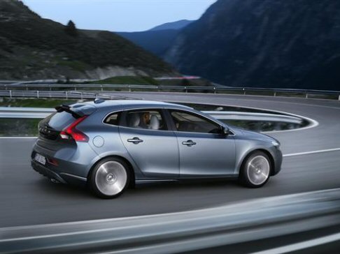 Volvo - Volvo Car punta in alto con la nuova Volvo V40, aspirando a collocare sul mercato 90.000 unità all'anno, principalmente nel vecchio Continente.  width=