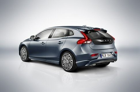 Volvo - Secondo il costruttore le versioni di maggiore appeal per il cliente italiano sono rappresentate dai modelli: Volvo V40 D2 1.6 Diesel, Volvo V40 D3 2.0 Diesel e Volvo V40 T3 1.6 Benzina. width=