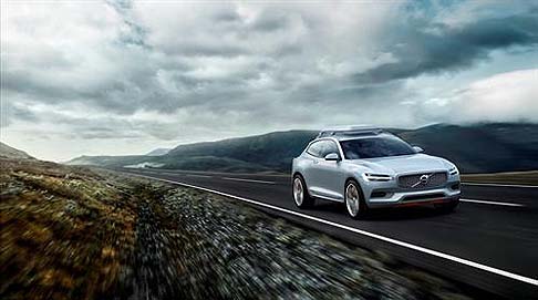 Volvo - “ Grazie all’ampio uso di acciaio al boro ad alta resistenza e di strutture con un nuovo e ingegnoso sistema di disaccoppiamento, possiamo rendere le automobili basate sulla SPA più compatte e al tempo stesso più sicure”, spiega Ingenlath. width=