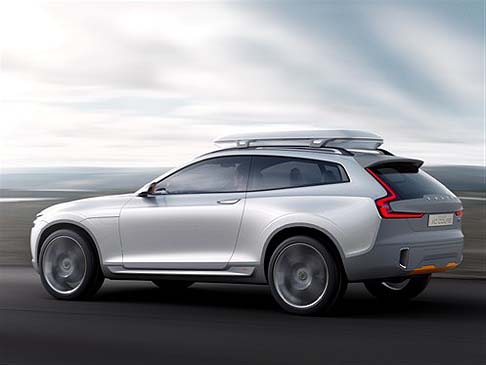 Volvo - Volvo Concept XC Coupé si propone come una vettura robusta e dal design sofisticato.  width=