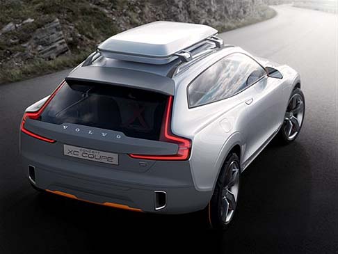 Volvo - La XC Concept Coupé presenta ruote più larghe con cerchi da 21 pollici, passaruota più pronunciati e curva del tetto più alta. width=