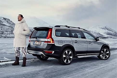 Volvo - Nel filmato, Ibrahimovic è impegnato nello svolgimento di una delle sue più grandi passioni, la caccia. width=