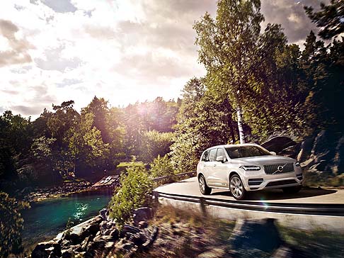 Volvo - Il SUV è esteticamente affascinante e non delude le aspettative.  width=