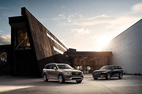 Volvo - Il cofano più ampio, la linea di cintura e le fiancate più accentuate e nuovi gruppi ottici posteriori, sono tutti elementi che ritroveremo su tutta la gamma futura.  width=