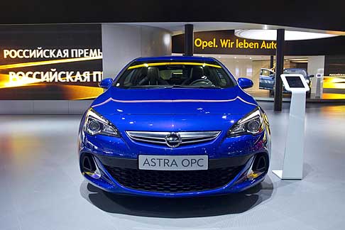 Opel - Word premiere opel asta OPC MIAS 2012 al salone Internazionale Russo width=