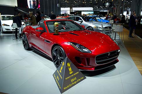 Jaguar - Jaguar F-Type vince il premio World Car Design of the Year. Le auto candidate per il premio World Car Design of the Year dovevano essere in vendita in almeno uno dei principali mercati nel periodo compreso tra il 1° gennaio 2012 e il 30 maggio 2013 width=