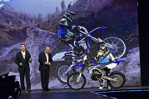 Yamaha - Ricco il parterre anche per quanto riguarda gli scooter, che nel 2015 saranno oltre 20, con una gamma diversificata e adatta per ogni esigenza. width=