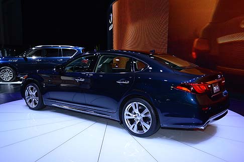 Infiniti Q70 2015