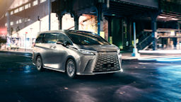 Lexus LM