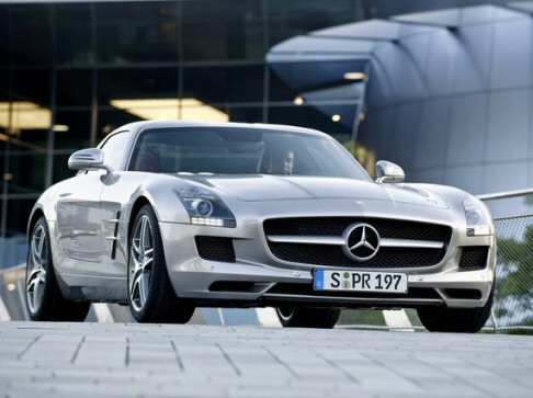 Mercedes-Benz SLS AMG