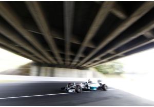 GP del Giappone: Nico Rosberg imprendibile. Tre manche su tre, primo