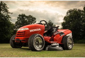 Honda e il taglia erba più veloce del mondo